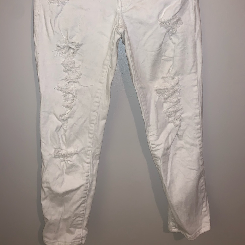Low-rise ripped American Eagle capris